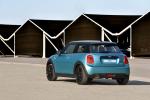 Mini Cooper Caribbean Aqua 2017 года (ZA)